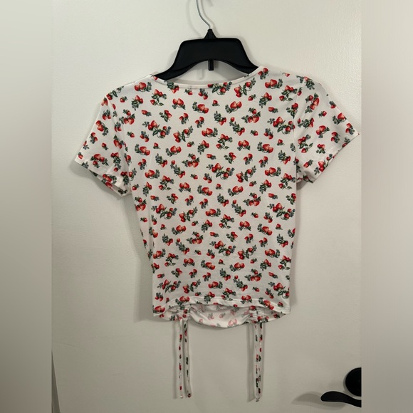 Strawberry 🍓 Top with Cinched Front - Picture 4 of 4